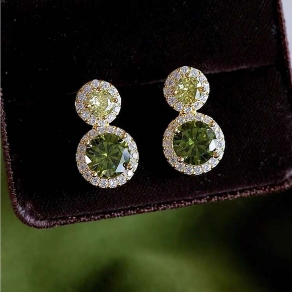 18 Karat Green Cubic Zirconia Earrings - Picture 4 of 6